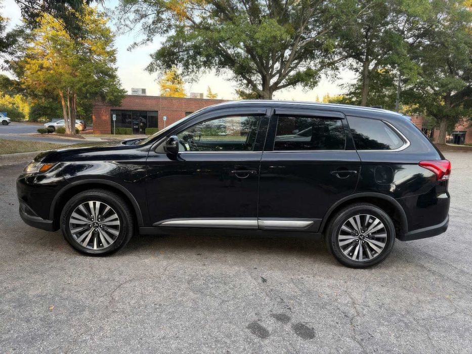 Mitsubishi Outlander SE S-AWC      2020