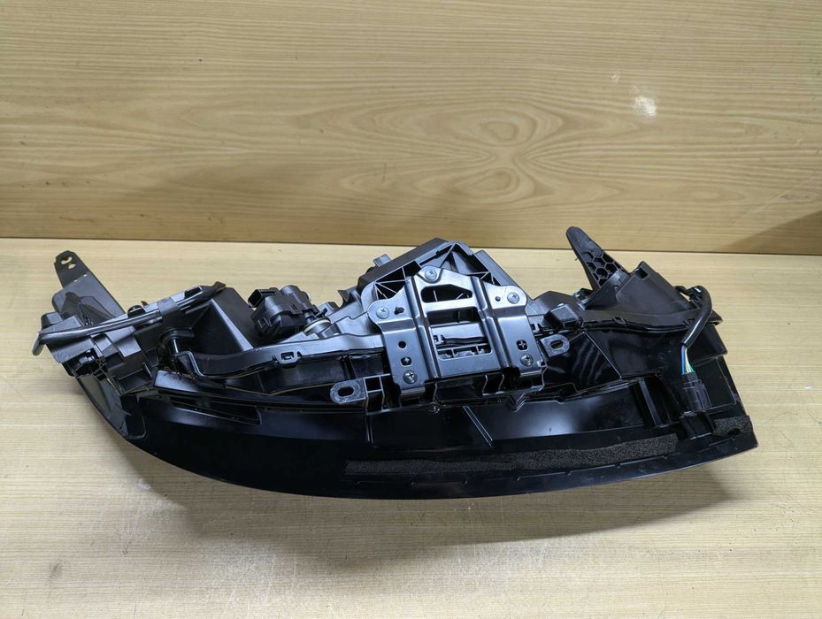 Фара ліва Nissan Ariya USA