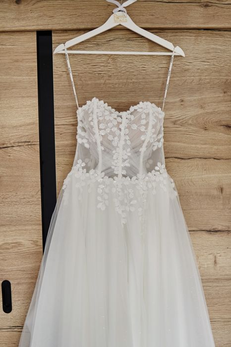 Suknia ślubna kolor biały