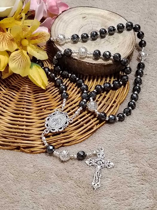 Terços Lindíssimos e Brilhantes feitos a mão com pedras naturais