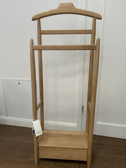 Zara home stojak z jesionowego drewna