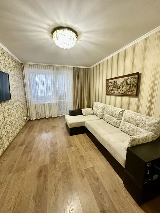 Продаж затишної 2 кімнатної квартири на Митниці