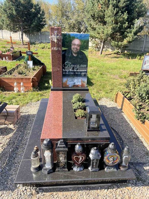 Пам'ятники з Скла Салон-Магазин Граніт