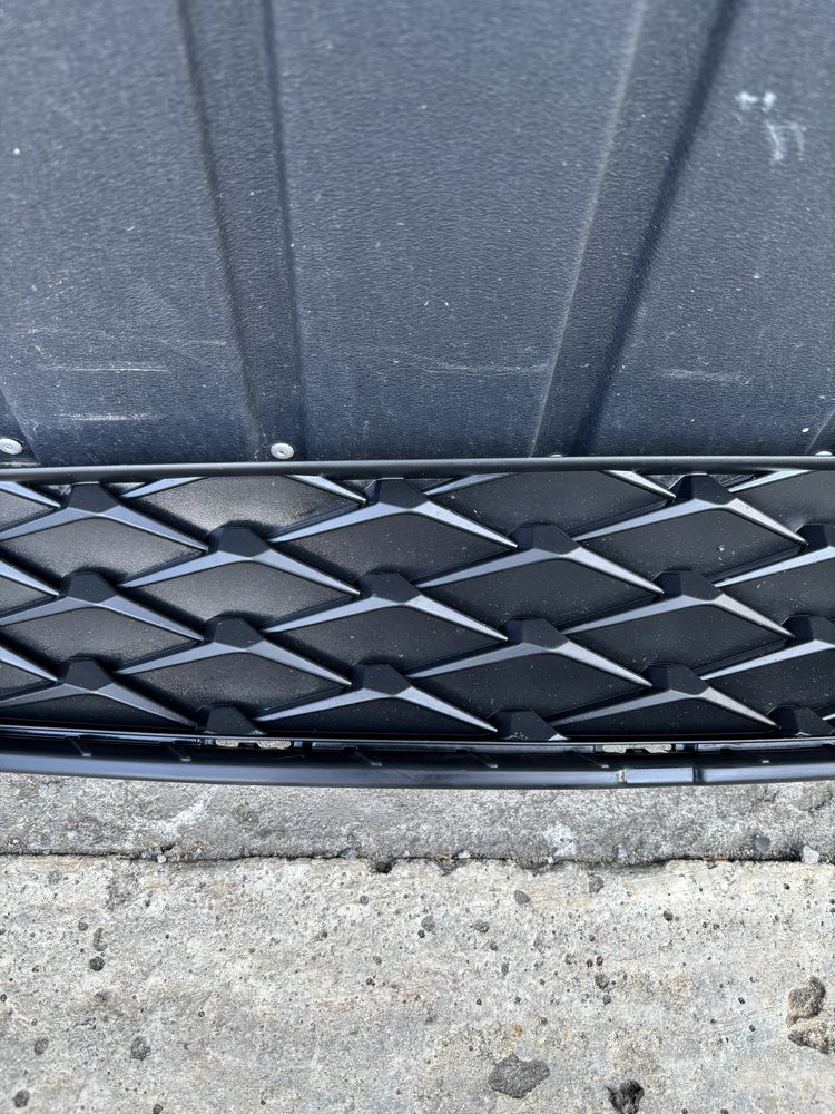 Skoda Superb IV 4 23- 3P0 kratka zderzaka prawy przód prawa zaślepka