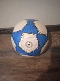 Футбольний м'яч новий