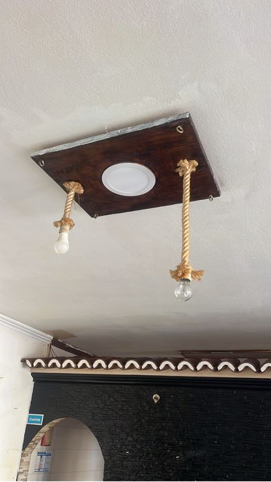 Candeeiros artesanais com luz branca para desocupar