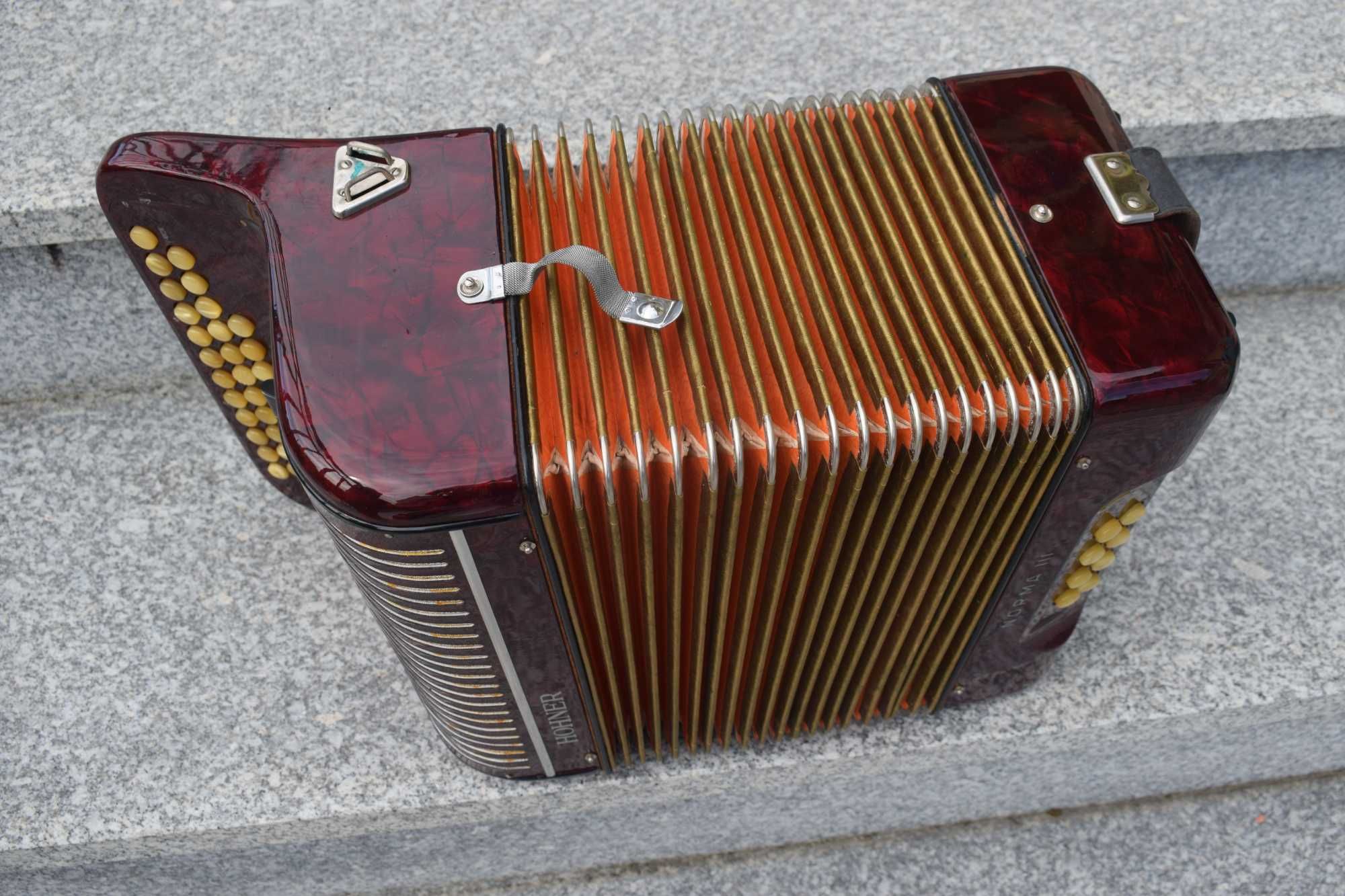 Concertina HOHNER 3 Voz Tonalidade La, N 215