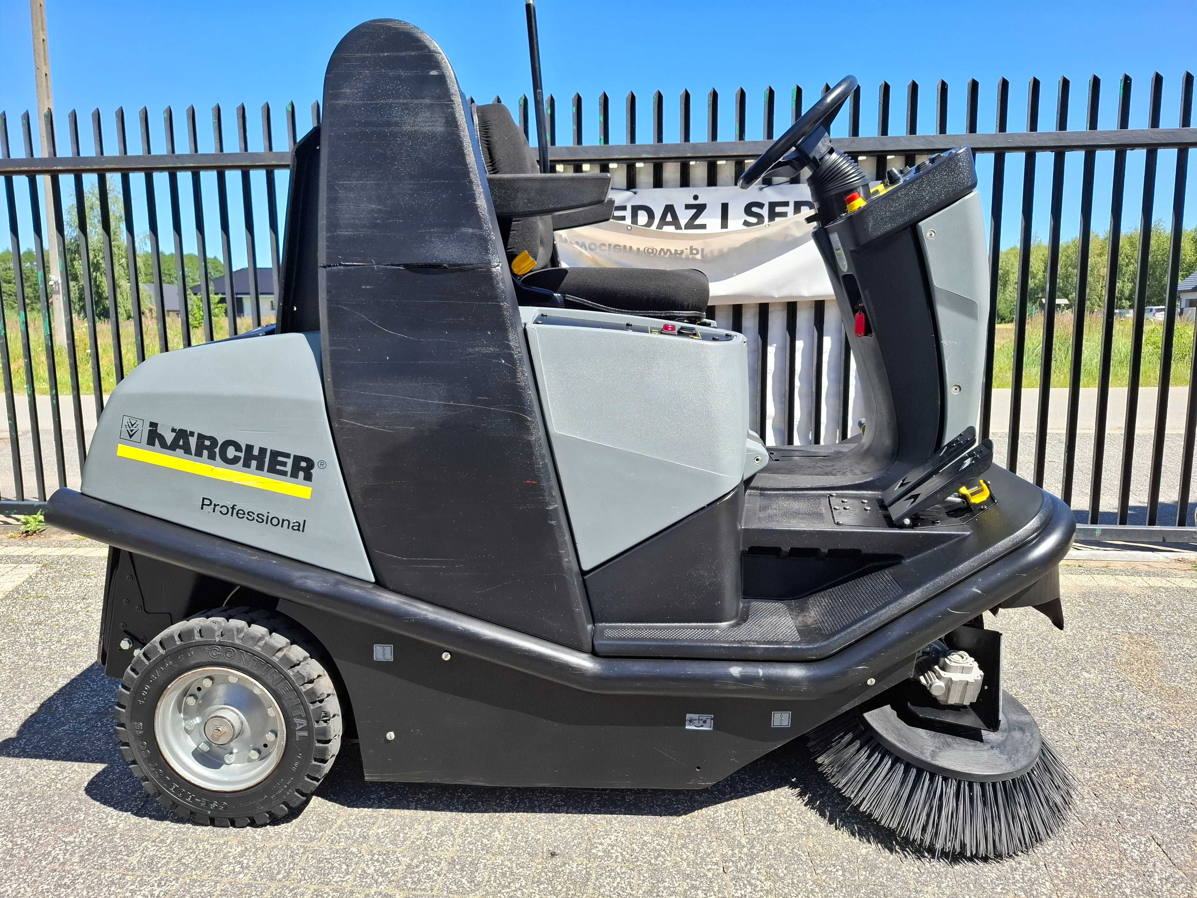 Zamiatarka Karcher KM 120/150 R * Akumulatorowa*  296h*
