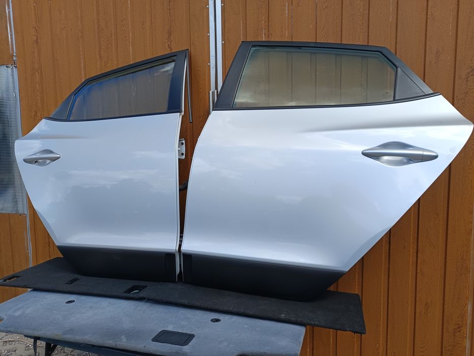 Hyundai ix35 Drzwi Tylne Lewe Prawe RAH F-vat