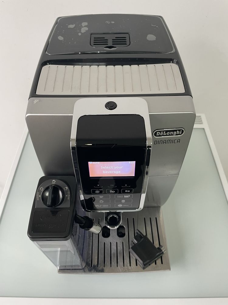 Кофемашина Delonghi Dinamica из Германии обмлужена гарантия 2739 кофе