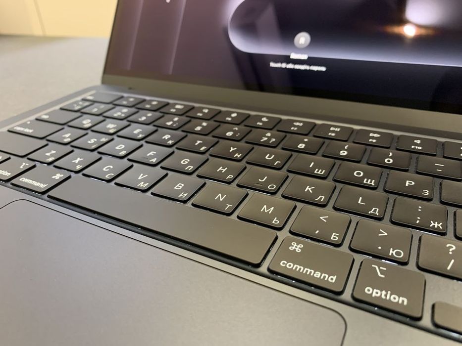 MacBook Air 13ʼ M2 80 циклів Midnight 8/256 gb