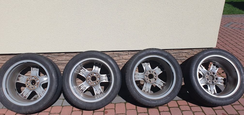 Felgi  aluminiowe 17" z oponami od opla omegi.