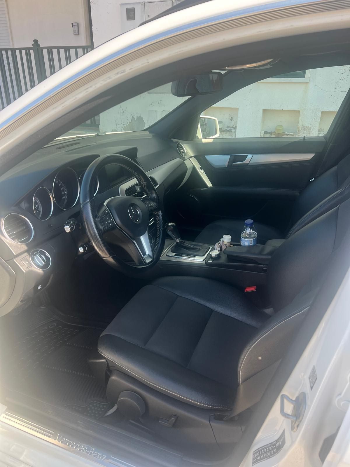 Mercedes C220 Edition( carregada de extras de origem)  imaculada!
Ano