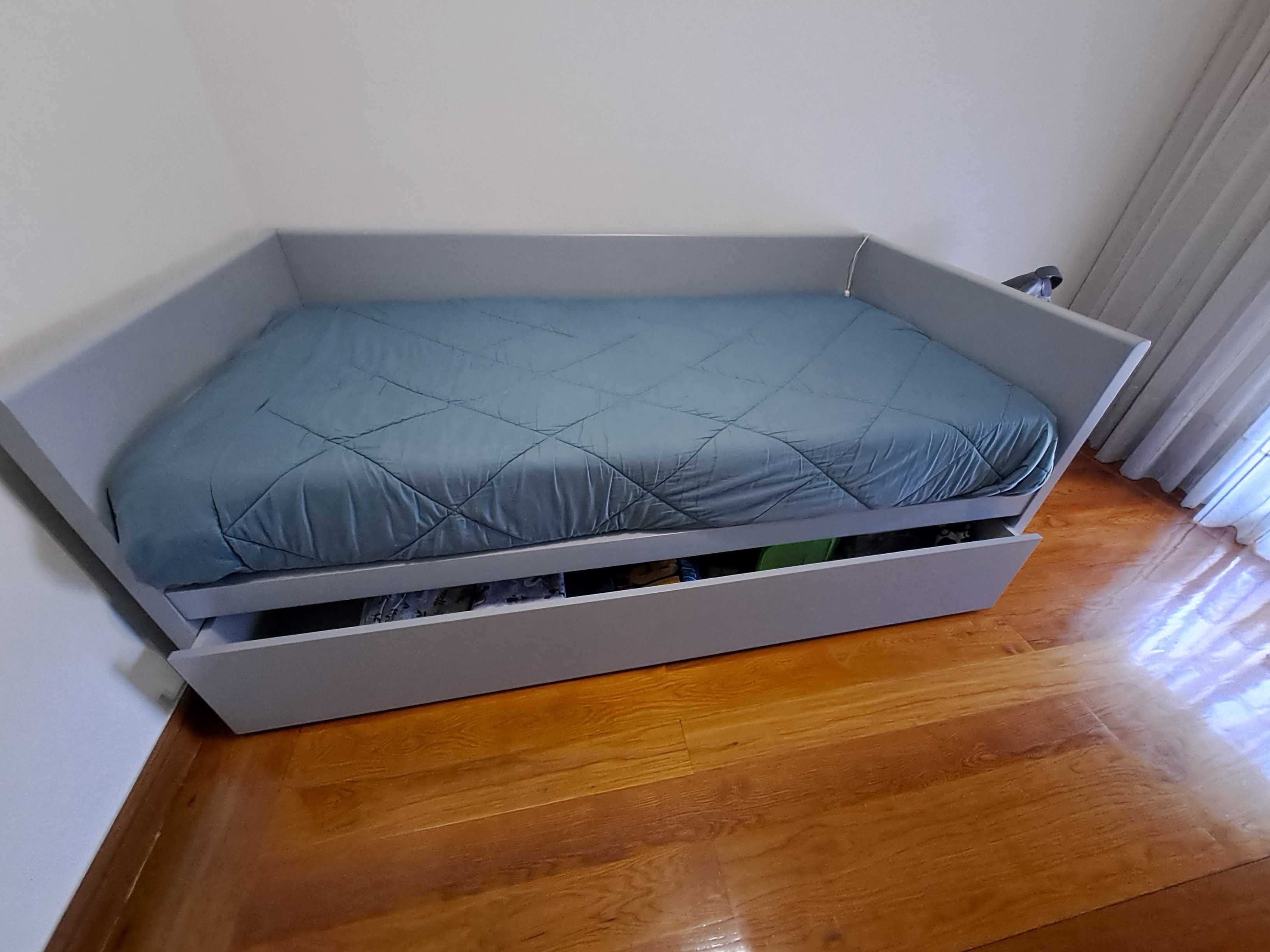 Cama solteiro com gavetao