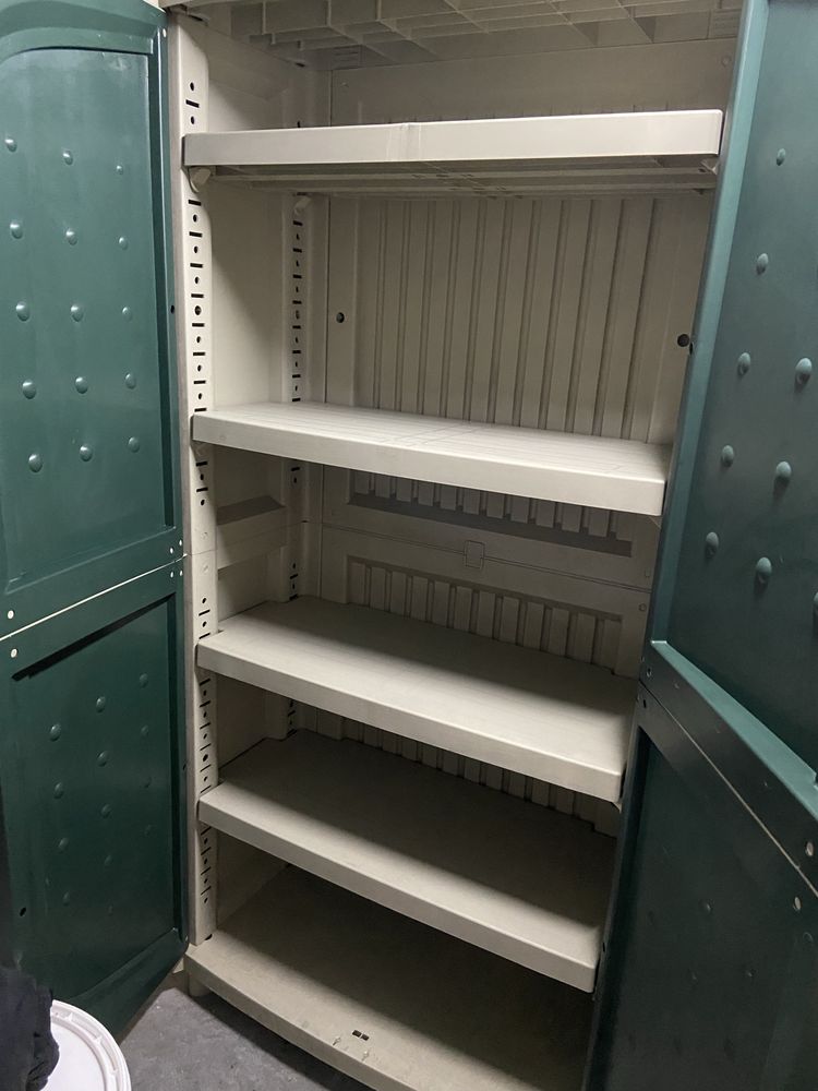 Armario de plastico com 4 parteleiras