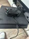 Konsola PS4 500GB i 4 gry
