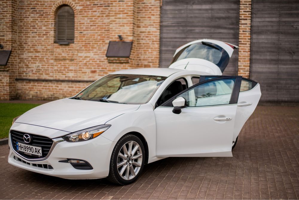 MAZDA 3 2017 хэтчбэк