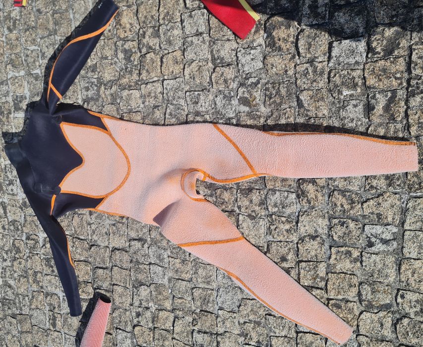 Fatos de surf Rip Curl, Quiksilver, Deeply