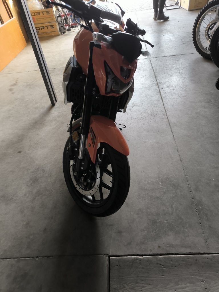 Мотоцикл LIFAN SR220