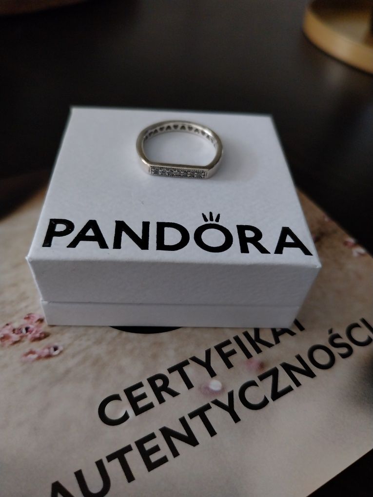 Pandora srebrny pierścionek 50 10 11