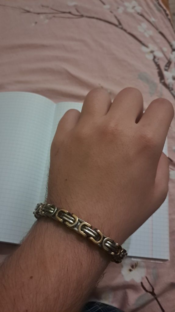 Продам цепочку на руку