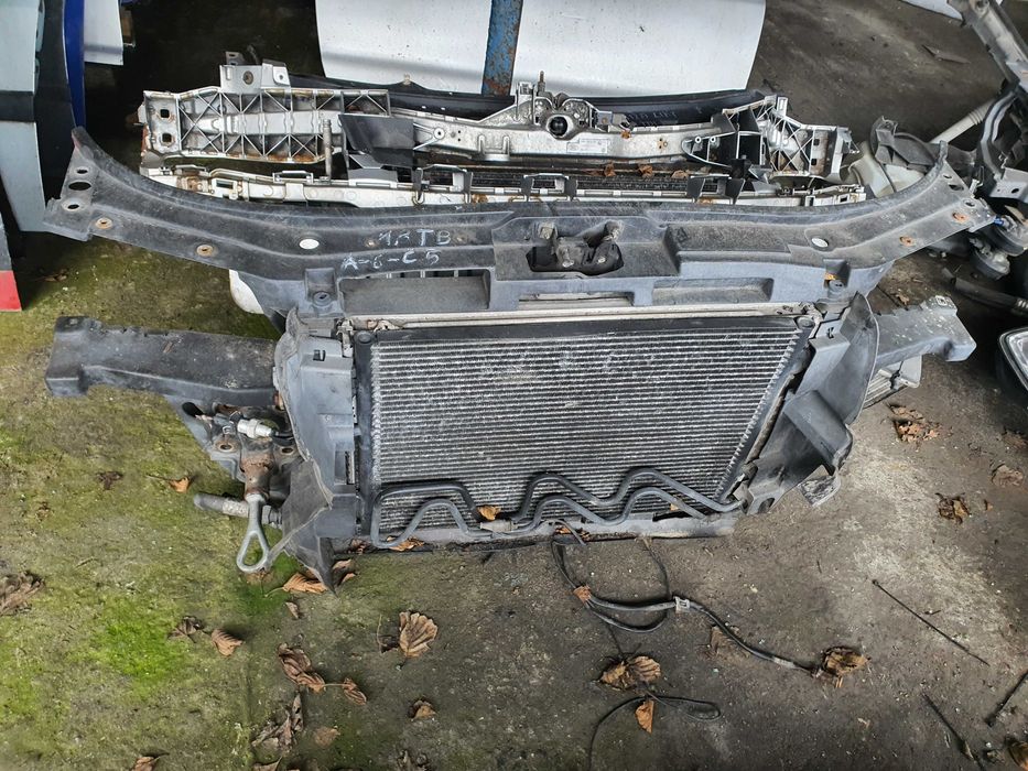 Audi A6 C5 pas przedni