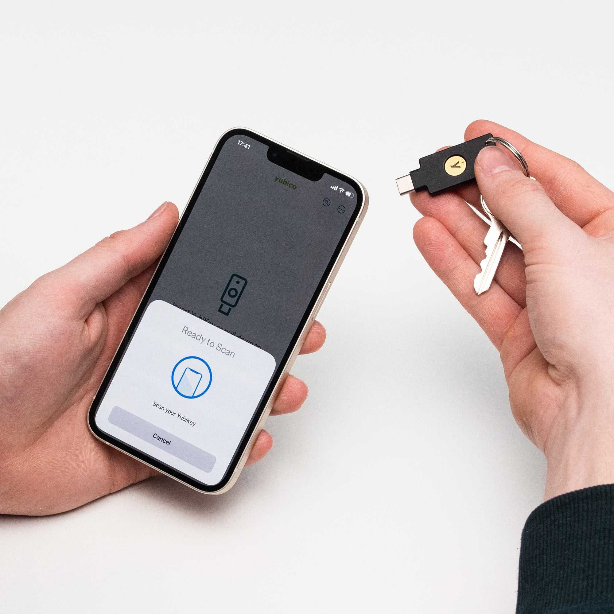 Autenticador de Hardware Yubico YubiKey 5 NFC