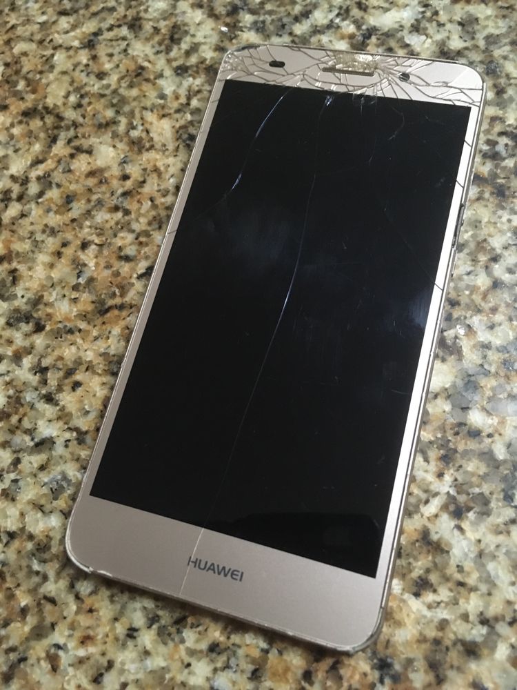 Vendo huawei L-cam21 com vidro partido a funcionar