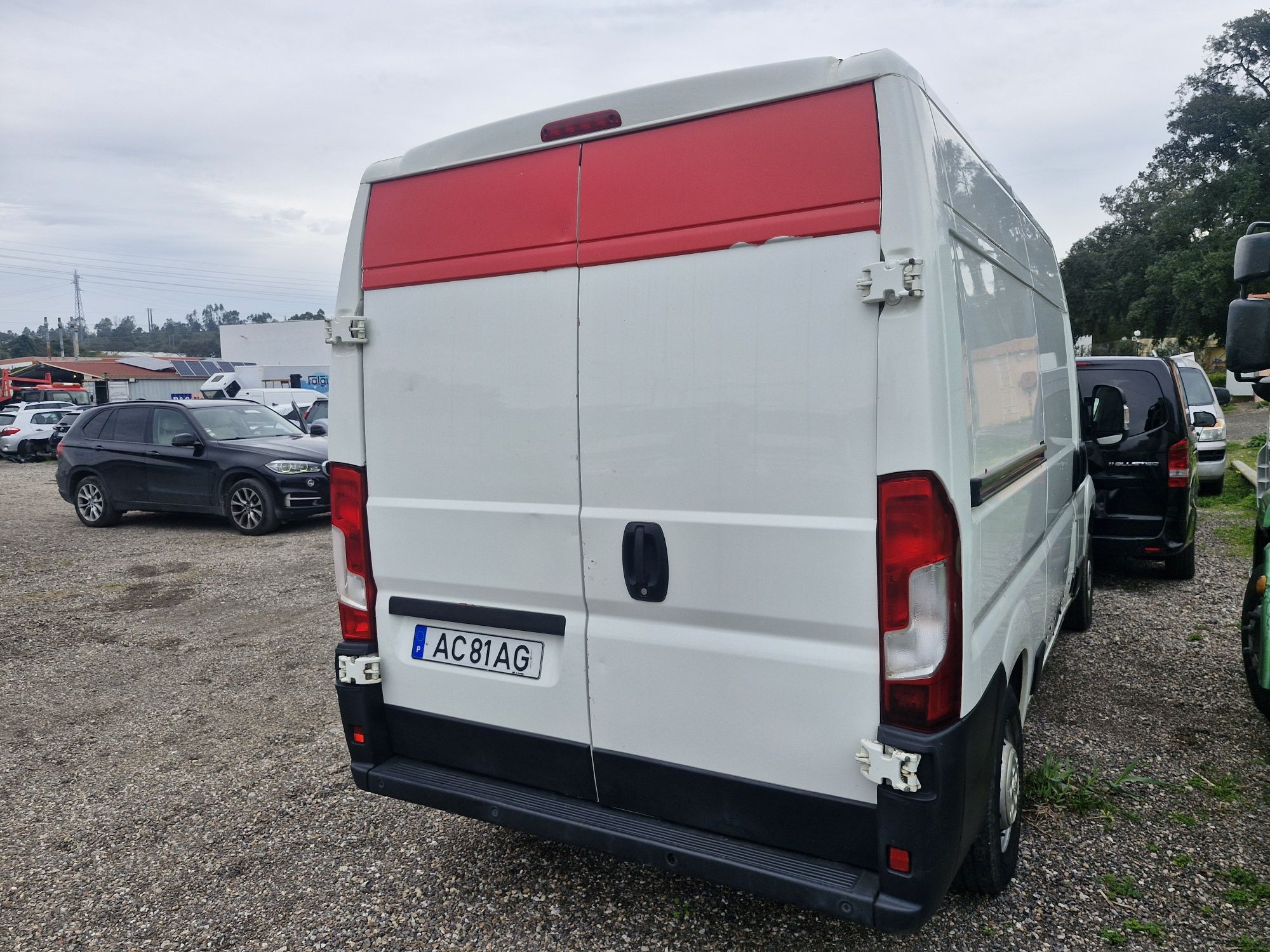 Peugeot boxter 2.2 hdi avariado