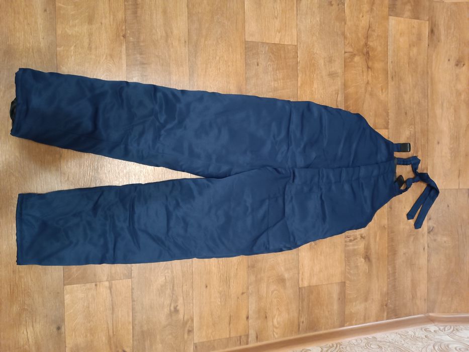 Продам рабочий мужской комбинезон теплый.