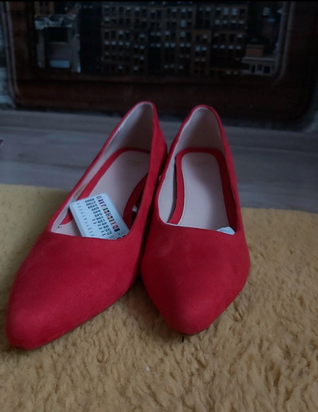 Czerwone, elegancki szpilki, buty na słupku