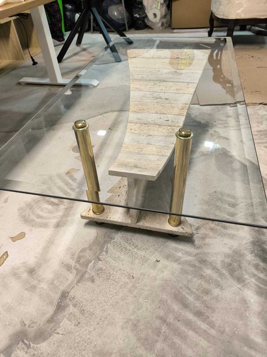 Mesa centro base em pedra moca