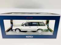 BMW 325i E30 kombi skala 1:18 Norev, kolor biały