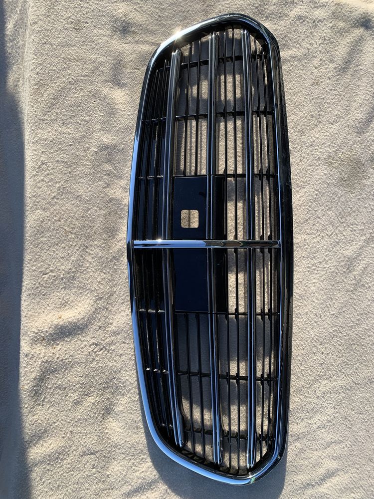 Решітка радіатора Mercedes S223