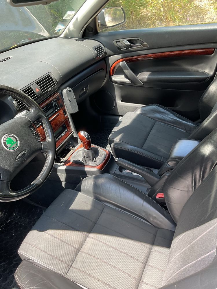Skoda Superb elegance 1900, com todos os extras com 278.000 km