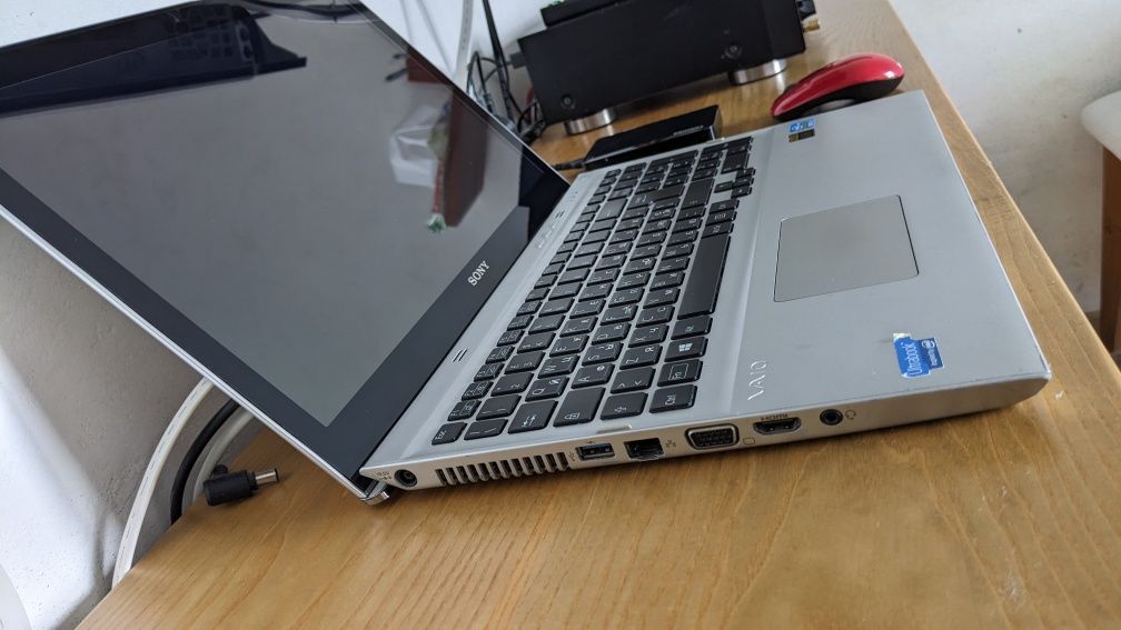 Ноутбук Sony vaio svt15, сенсорний дисплей 15дюймів
