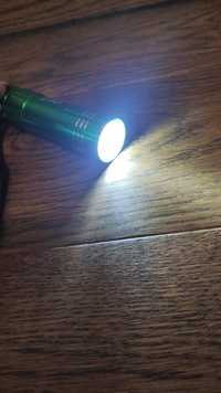 Світлодіодний ліхтар на батарейках