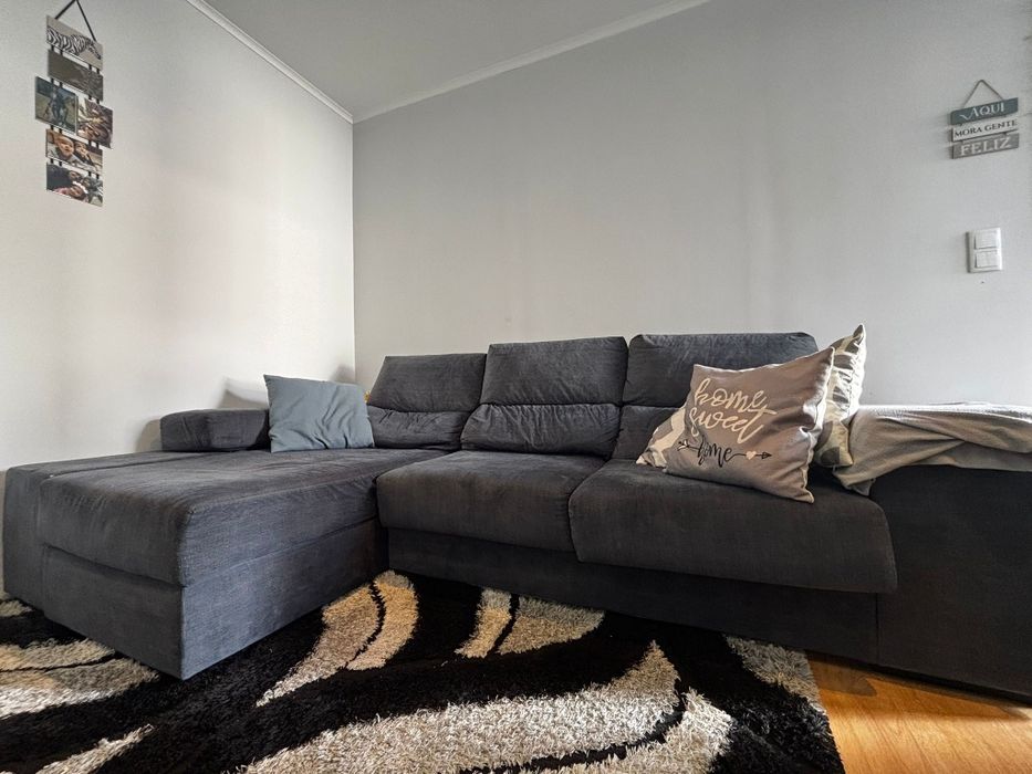 Sofa chaise longue cinzento