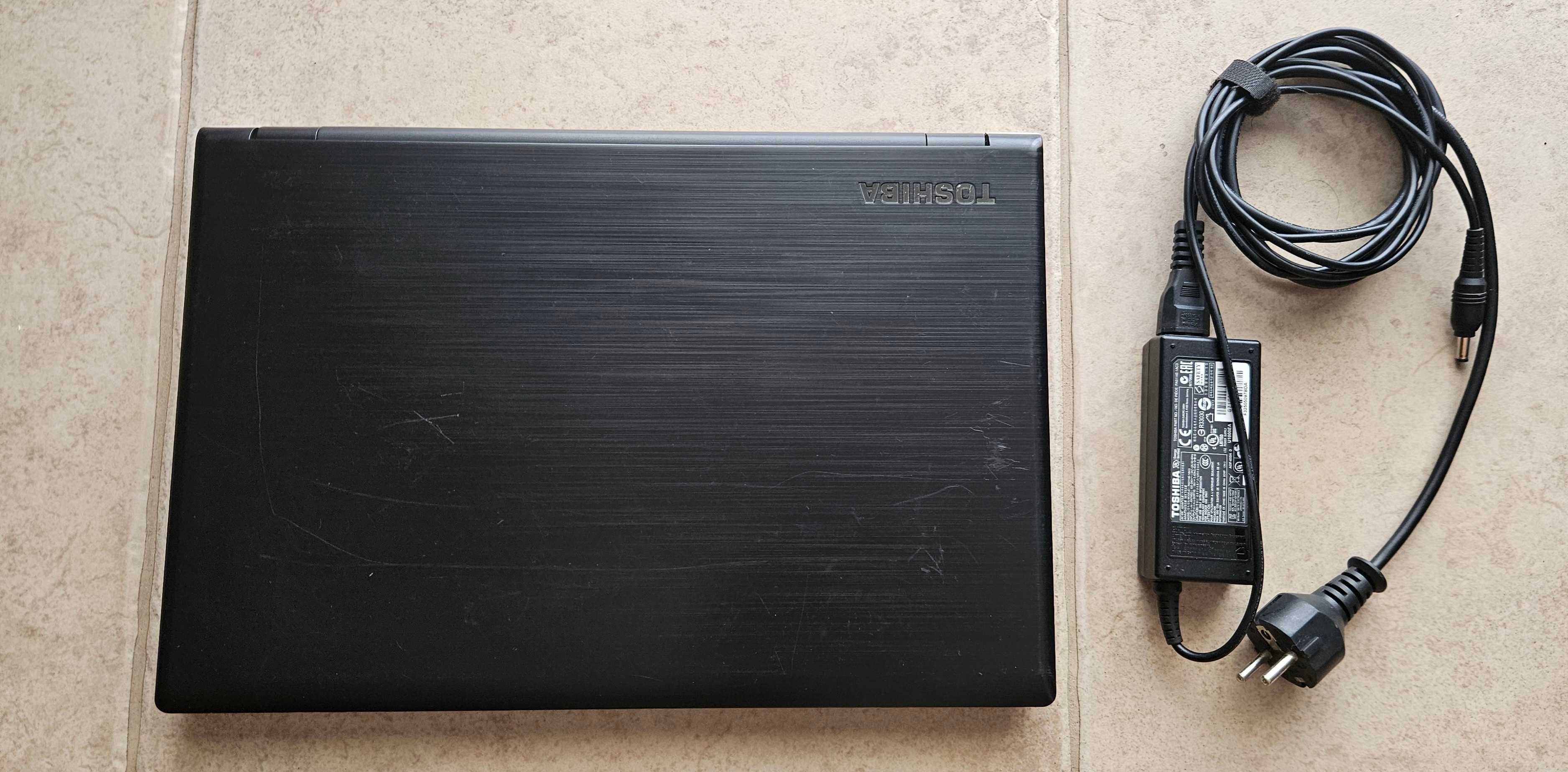 Portátil Toshiba 15.6" i7 8GB RAM 240GB WIN 10 PRO