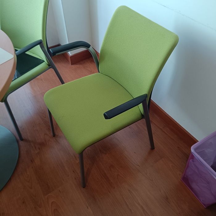 4 cadeiras de reunião ou sala de espera