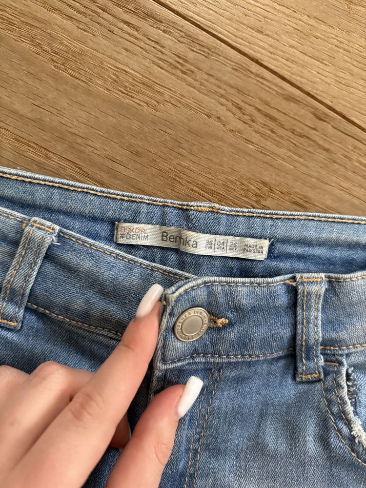 Женские шорты Bershka