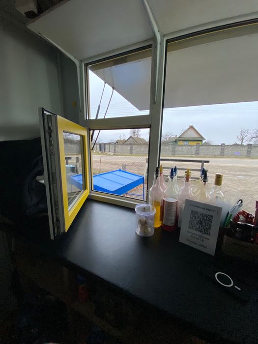 Торговий повільйон,приціп на колесах, фастфуд, кавʼярня