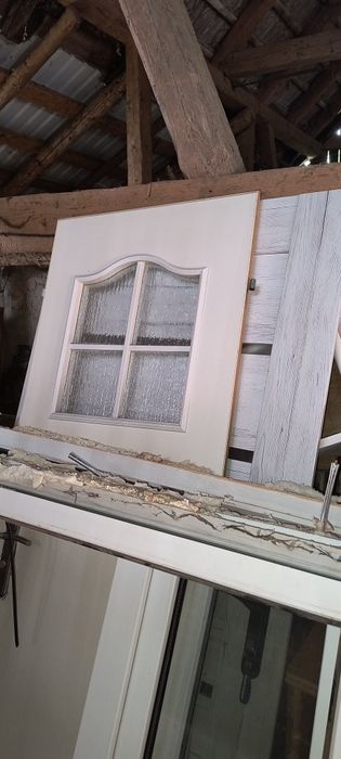 Okna z rozbiórki i dzwi