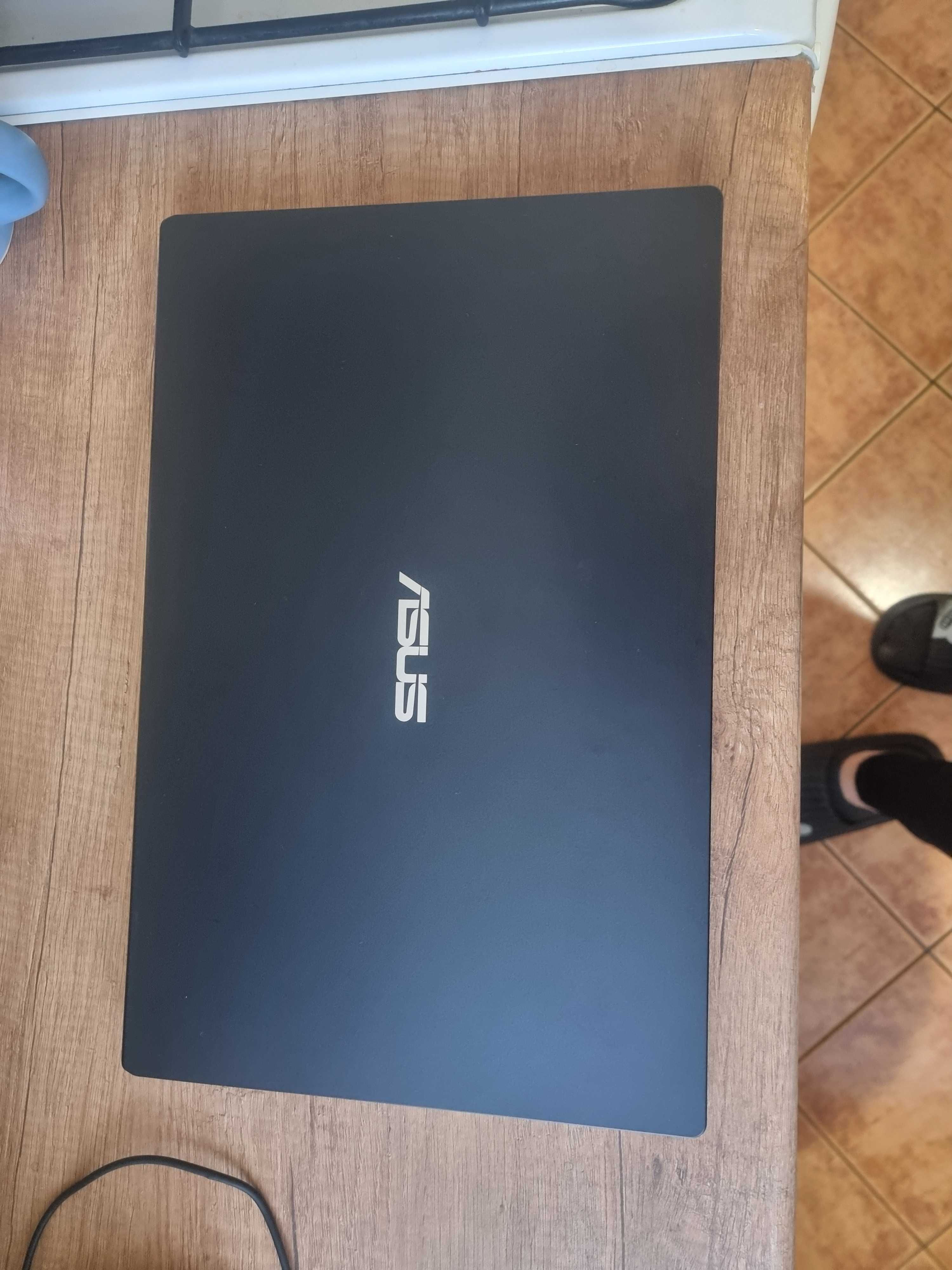 Laptop Asus E510MA-BR580WS+  bezprzewodowa mysz Asus bdb stan