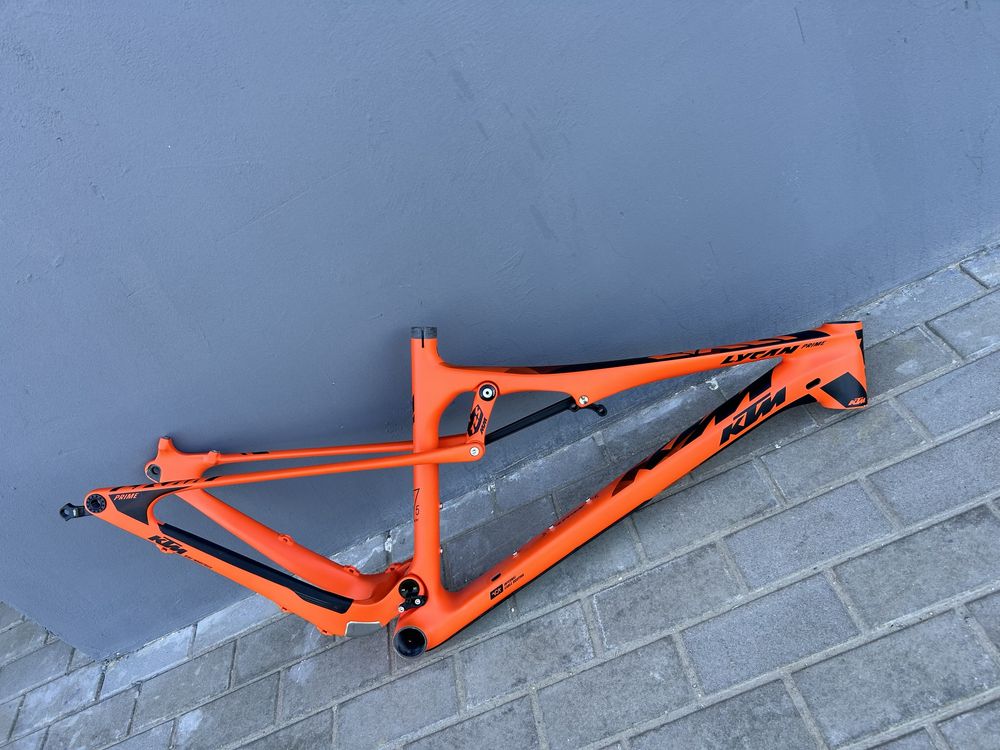 Rama KTM lycan Prime 27,5 carbon M karbon