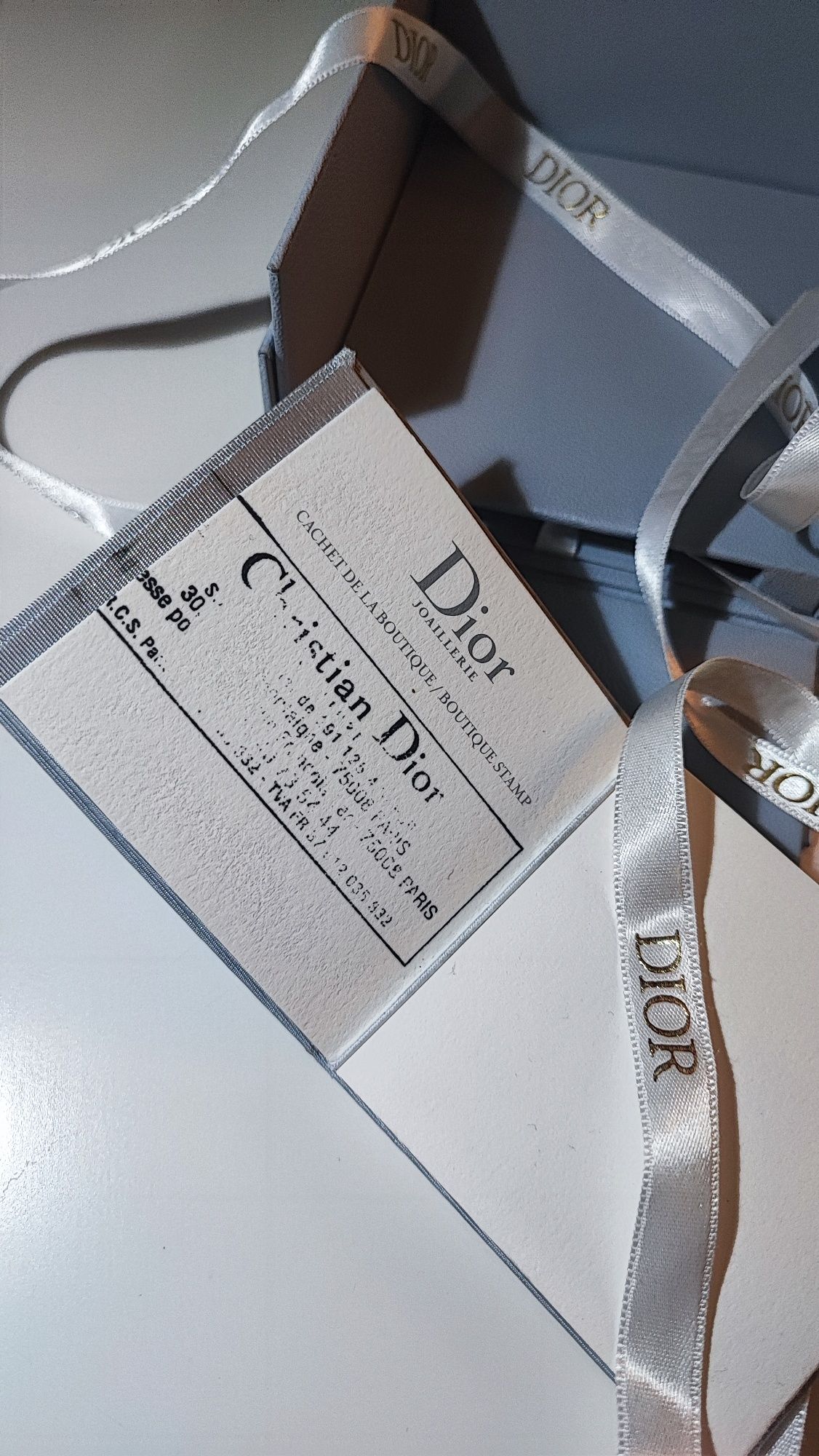 Pudełko karton Dior z ksiażeczką na rachunek