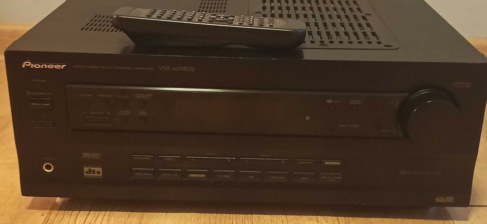 Amplituner Pioneer VSX-609RDS + Pilot