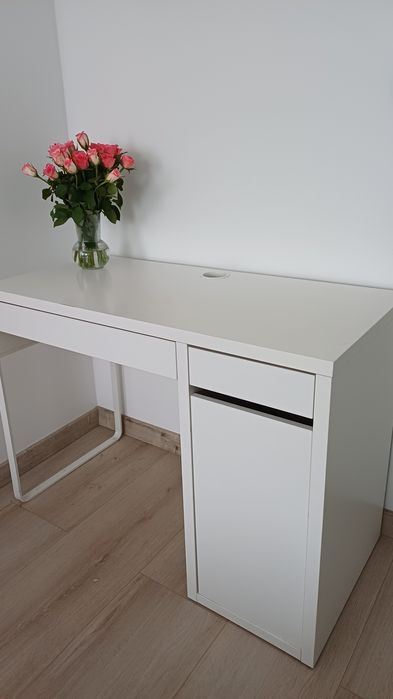 Biurko IKEA Micke 105 x 55 cm białe
