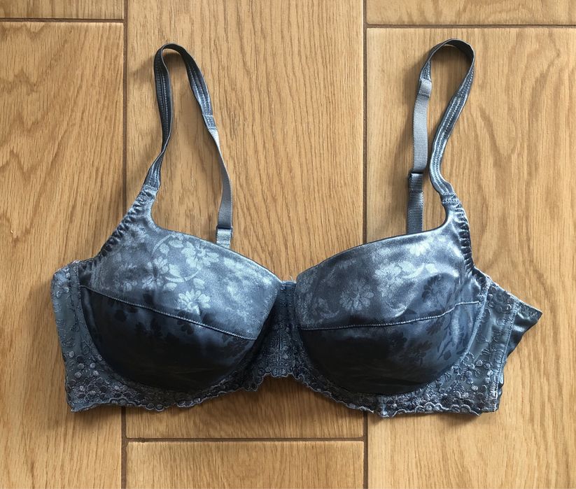 Biustonosz Triumph 85B