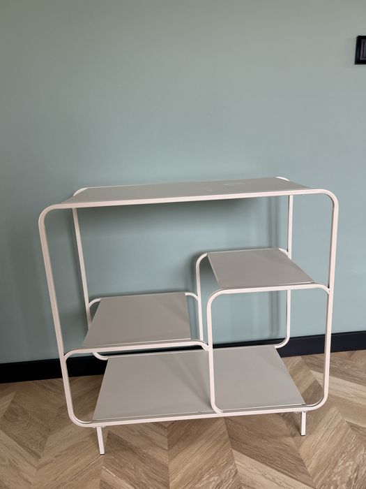 Nowa metalowa konsola regał